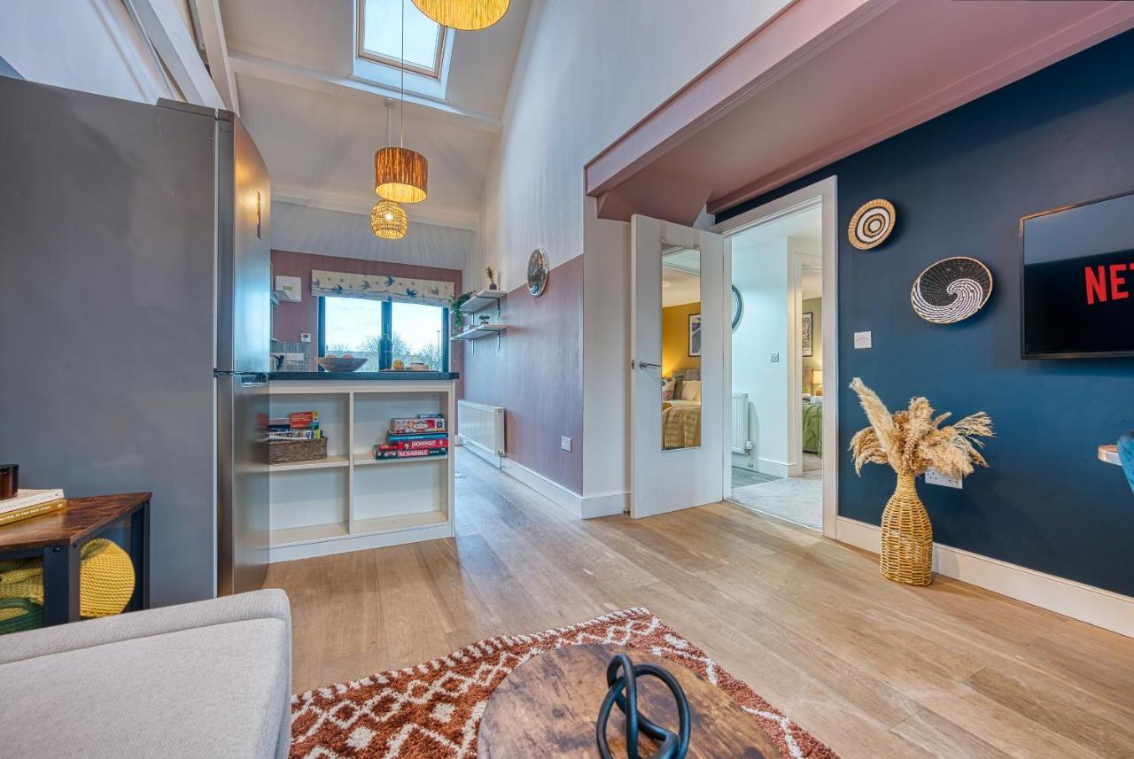 Ashcroft Loft By Timeless Stays - Stunning 3 Bedroom, 2 Bathrooms, Charming Central Apartment Featuring A Balcony Cirencester Exteriér fotografie