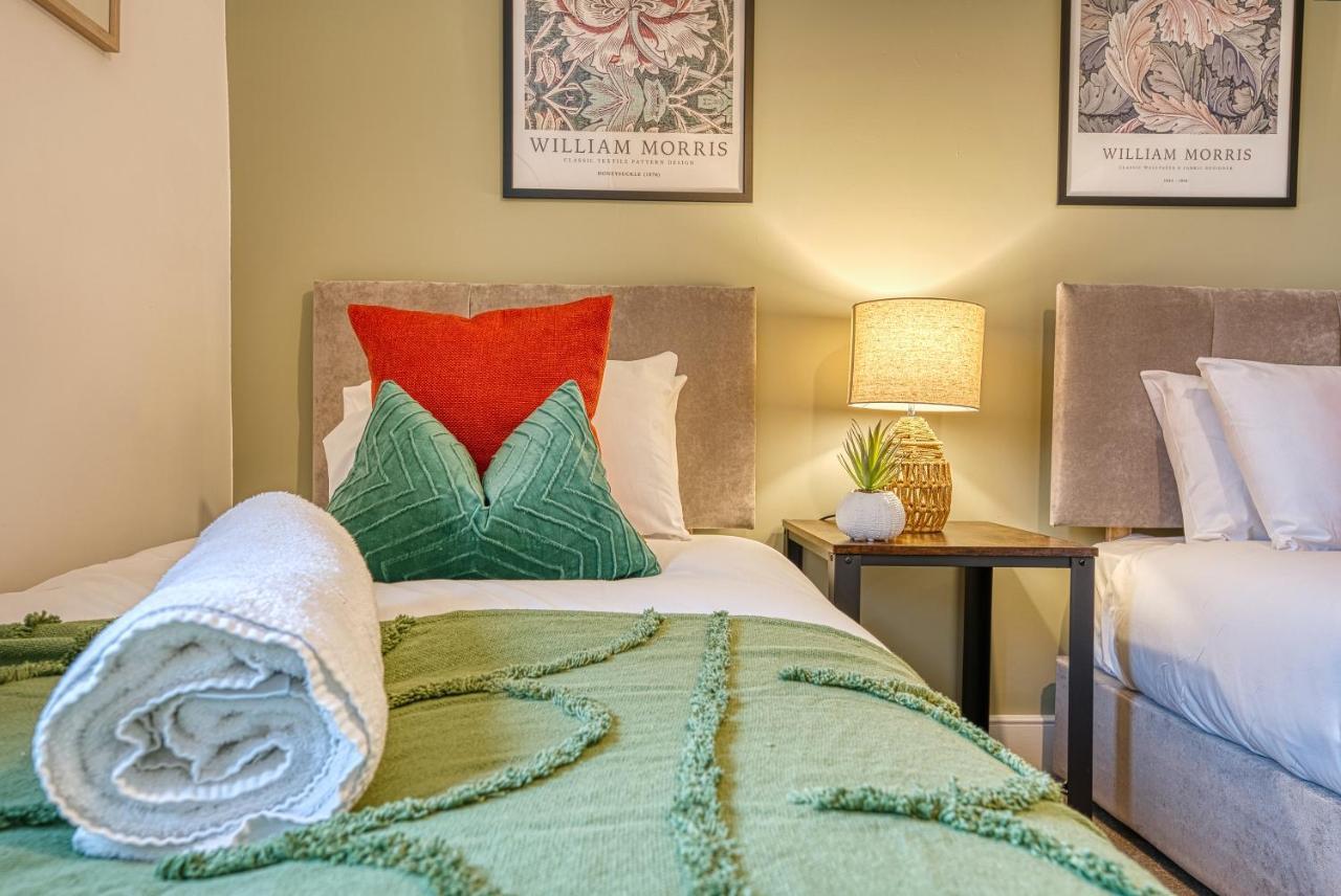 Ashcroft Loft By Timeless Stays - Stunning 3 Bedroom, 2 Bathrooms, Charming Central Apartment Featuring A Balcony Cirencester Exteriér fotografie