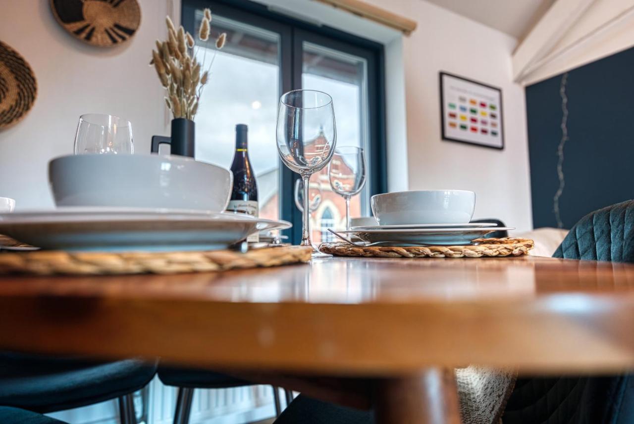 Ashcroft Loft By Timeless Stays - Stunning 3 Bedroom, 2 Bathrooms, Charming Central Apartment Featuring A Balcony Cirencester Exteriér fotografie