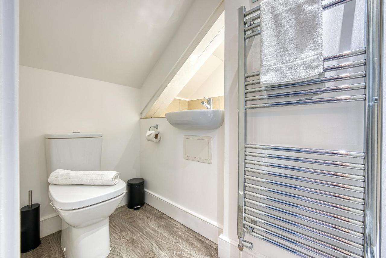 Ashcroft Loft By Timeless Stays - Stunning 3 Bedroom, 2 Bathrooms, Charming Central Apartment Featuring A Balcony Cirencester Exteriér fotografie